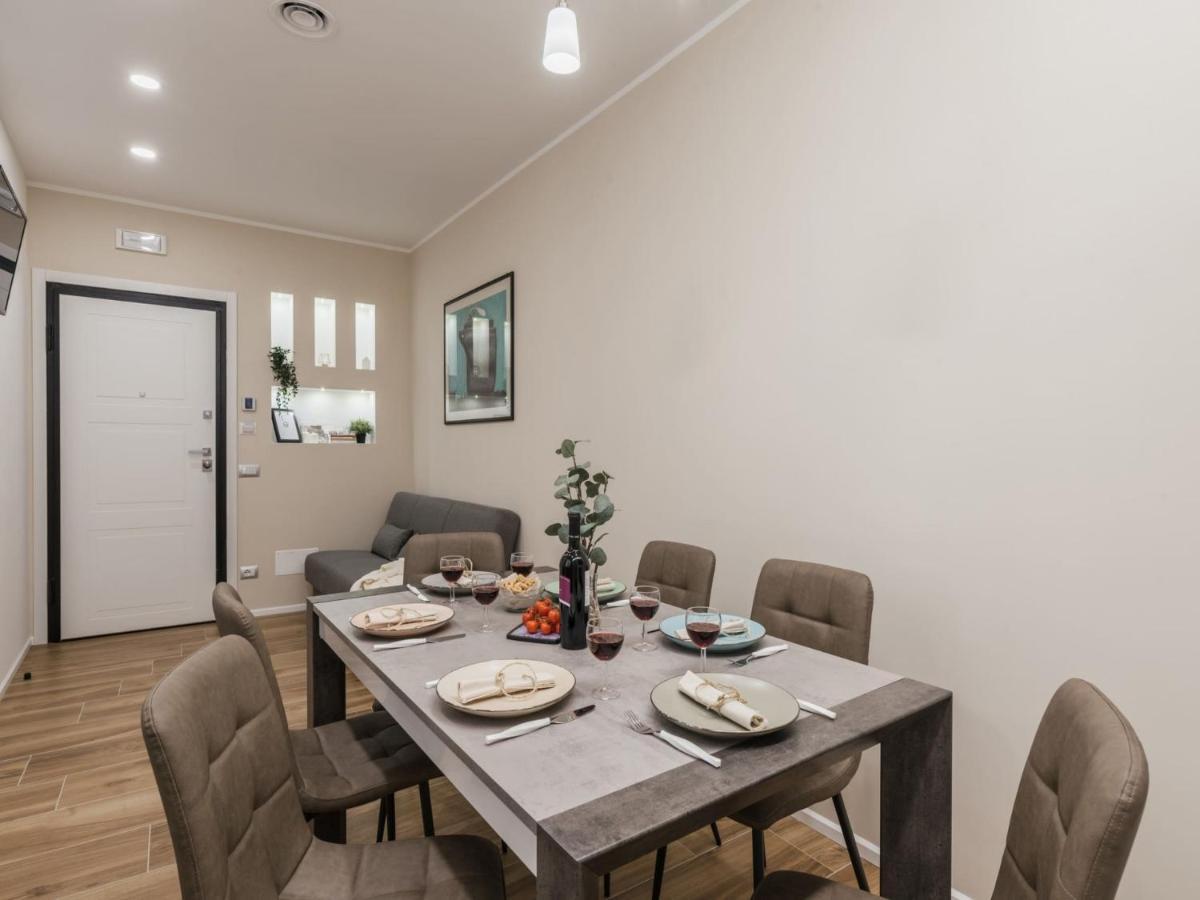 The Best Rent - Modern Three-Bedroom Apartment A Few Steps From The Colosseum Экстерьер фото